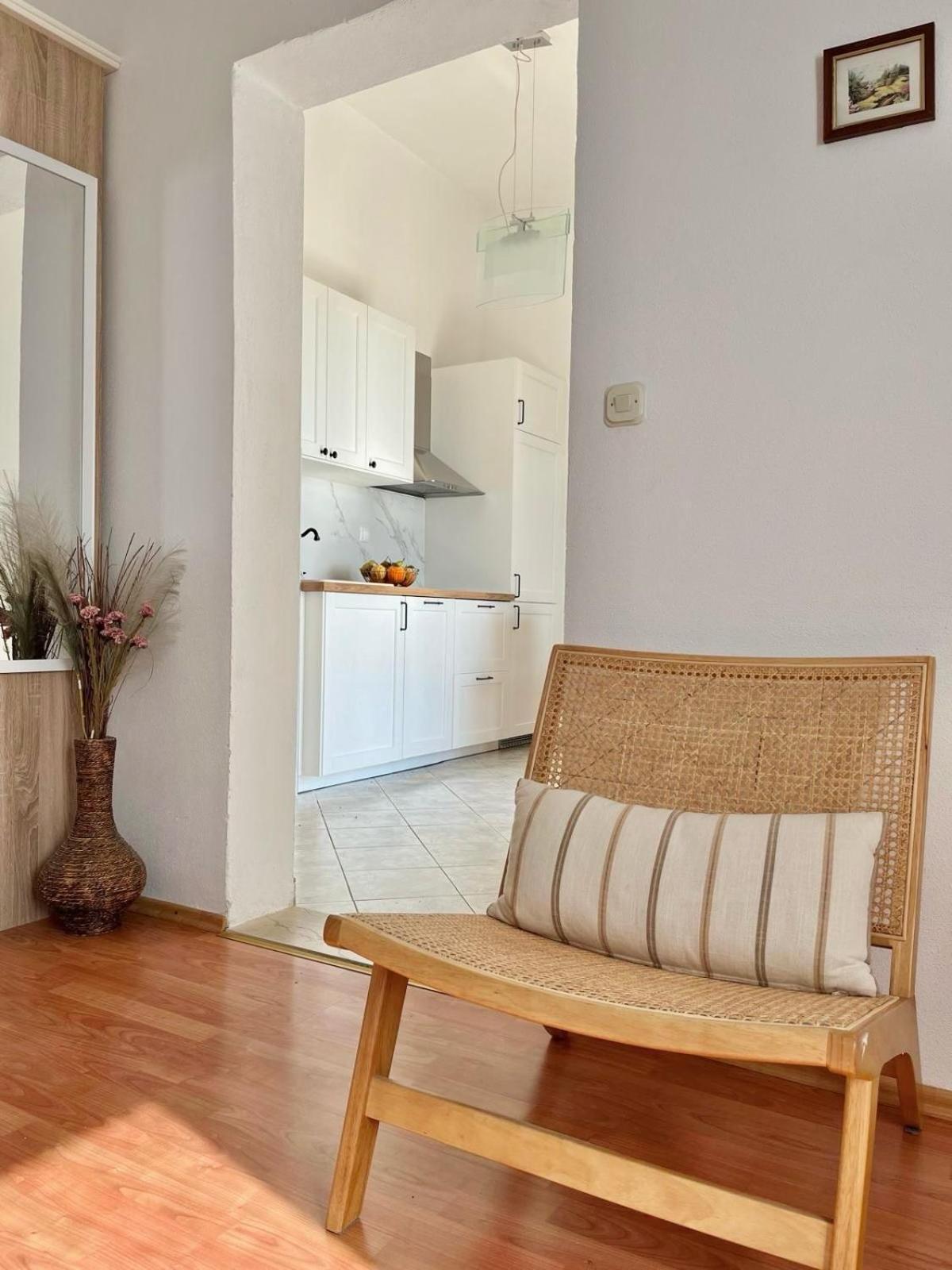 Apartments Curnic Jesenice (Split-Dalmatia) Exterior foto