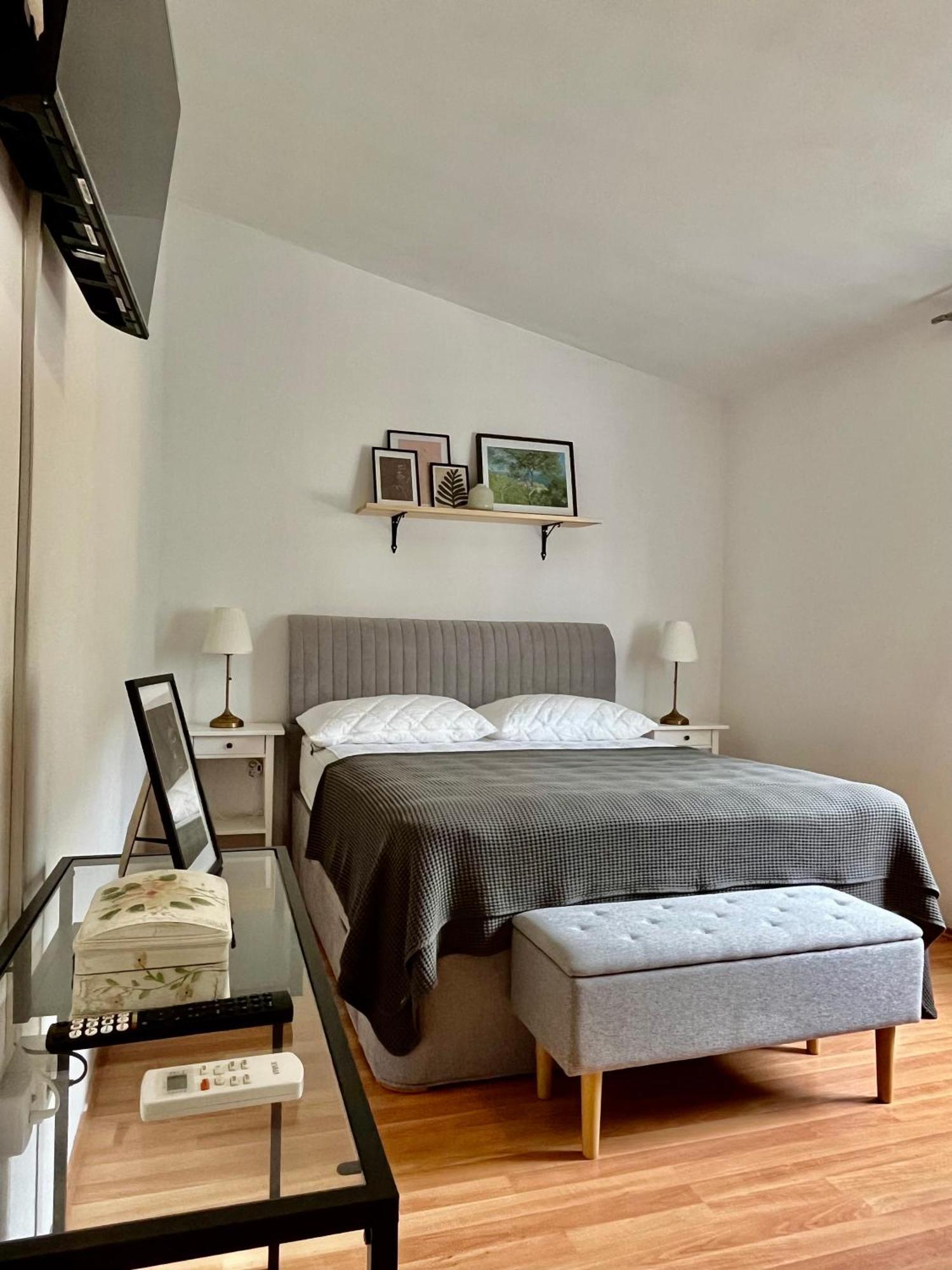Apartments Curnic Jesenice (Split-Dalmatia) Exterior foto